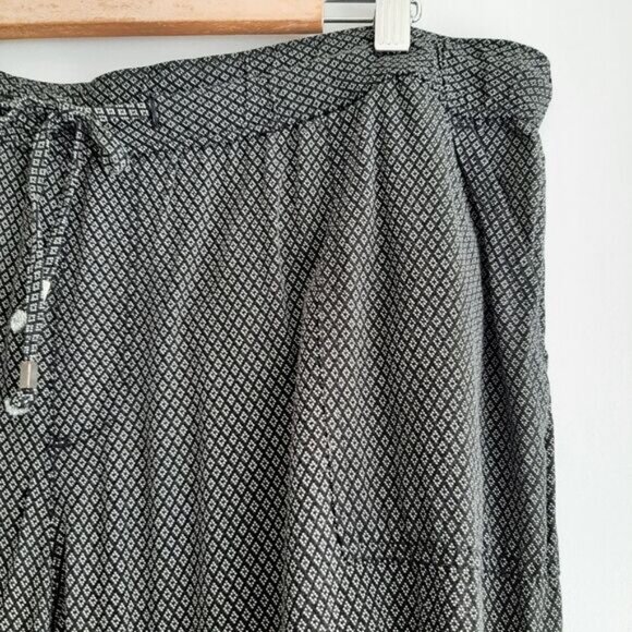 GAP Comfort Fit Jogger Stretch Waist Pull-On Light Casual Crop Pants B&W Sz XL - Picture 5 of 14